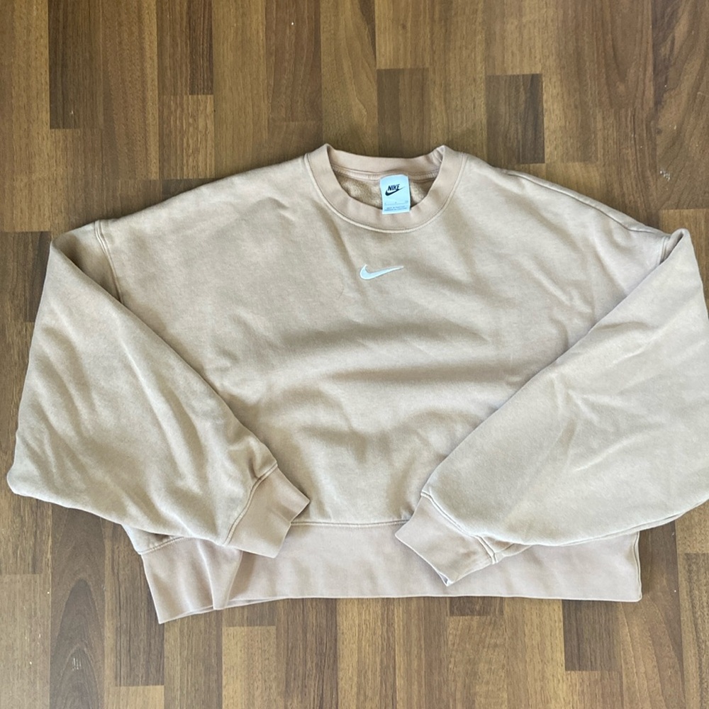 Cropped Nike crew neck